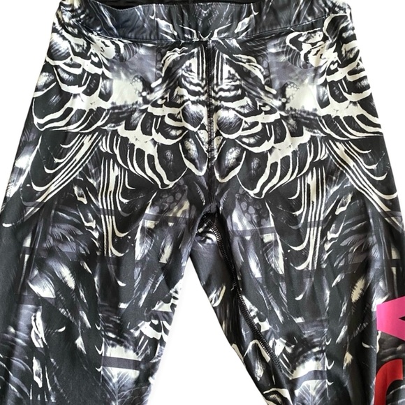 VS *Rare* Limited Edition Show-Off Tight / Leggings Angel Wings S - Picture 1 of 10